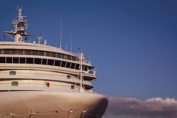 Comment organiser une croisière qui propose des visites des plantations de cacao au Venezuela ?