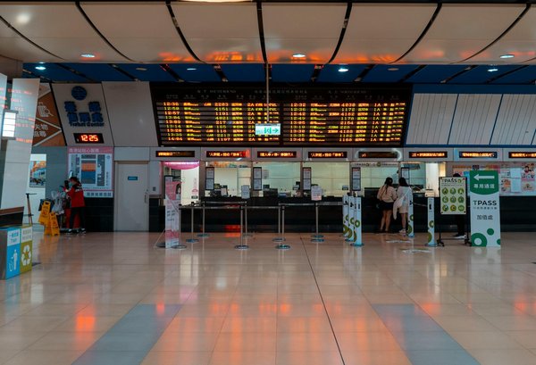Où apprendre les techniques de la poterie berbère au Maroc : ateliers et artisans recommandés ?