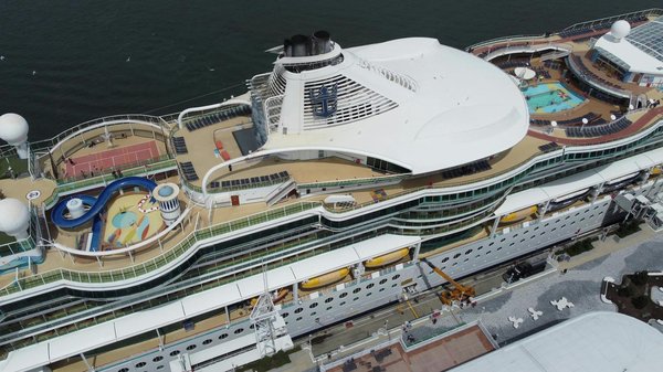 Peut-on trouver une location de vacances en Espagne avec des ateliers de sculpture et des visites de musées?