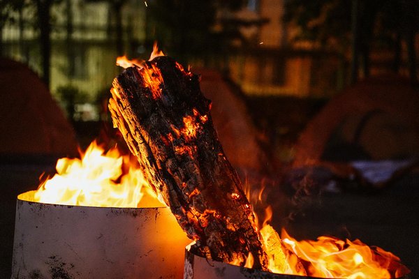 Peut-on trouver des croisières qui offrent des ateliers de sculpture sur pierre avec des artisans locaux?